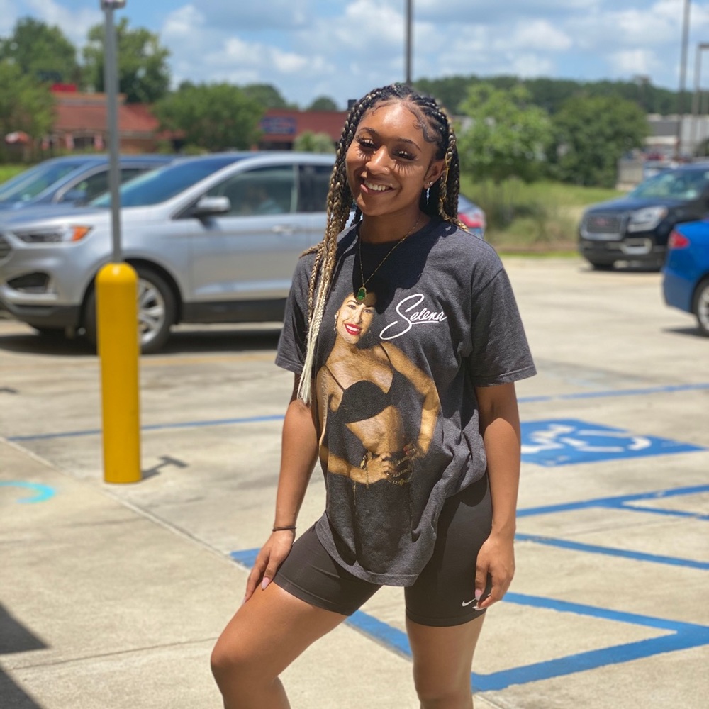 Meet your Posher, Nydaisha